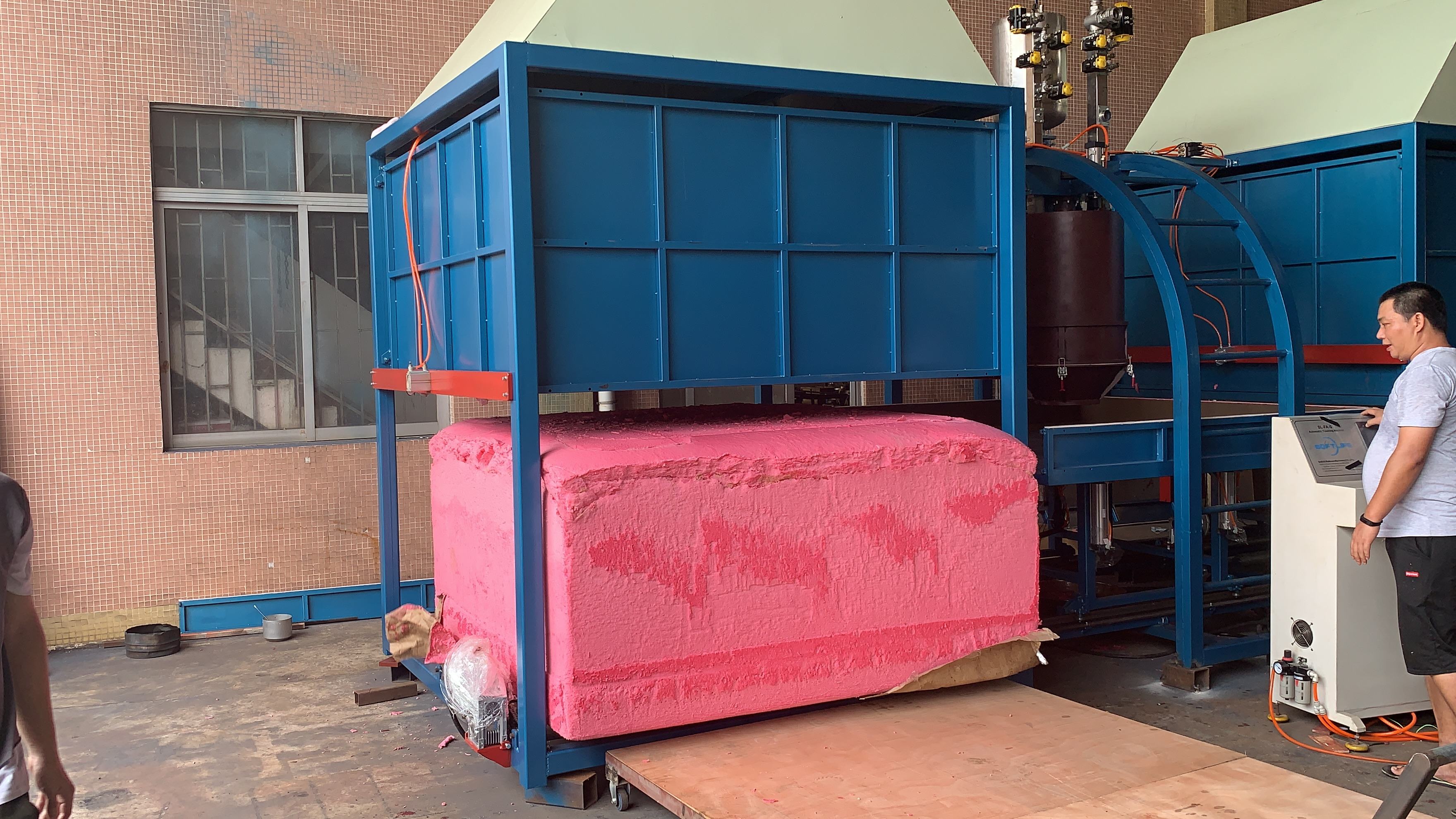 Производство Автоматическая машина для вспенивания непрерывных двойных форм Линия непрерывного производства пены